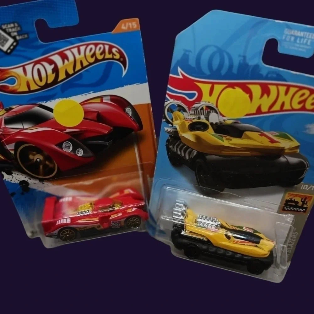 Hot wheel cars set of 2 collector - Picture 2 of 8